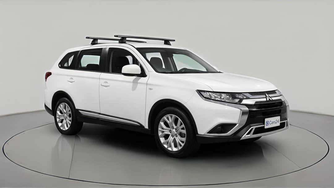 2021 Mitsubishi Outlander Es 7 Seat (2WD), Automatic, 69538 km, Right Front Diagonal (45- Degree) View