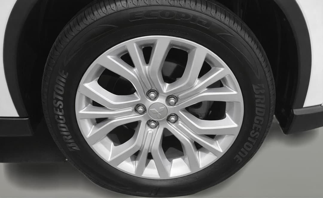 2021 Mitsubishi Outlander Es 7 Seat (2WD), Automatic, 69538 km, Right Front Wheel
