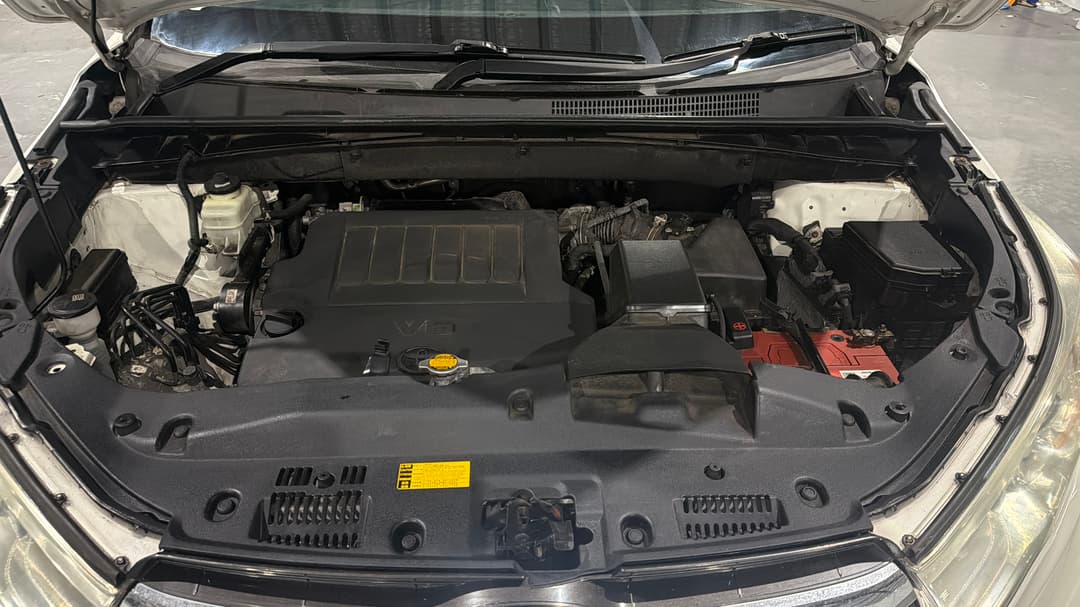 2015 Toyota Kluger Gx (4x2), Automatic, 130938 km, Open Bonnet (Engine)
