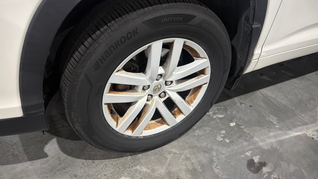 2015 Toyota Kluger Gx (4x2), Automatic, 130938 km, Left Front Wheel