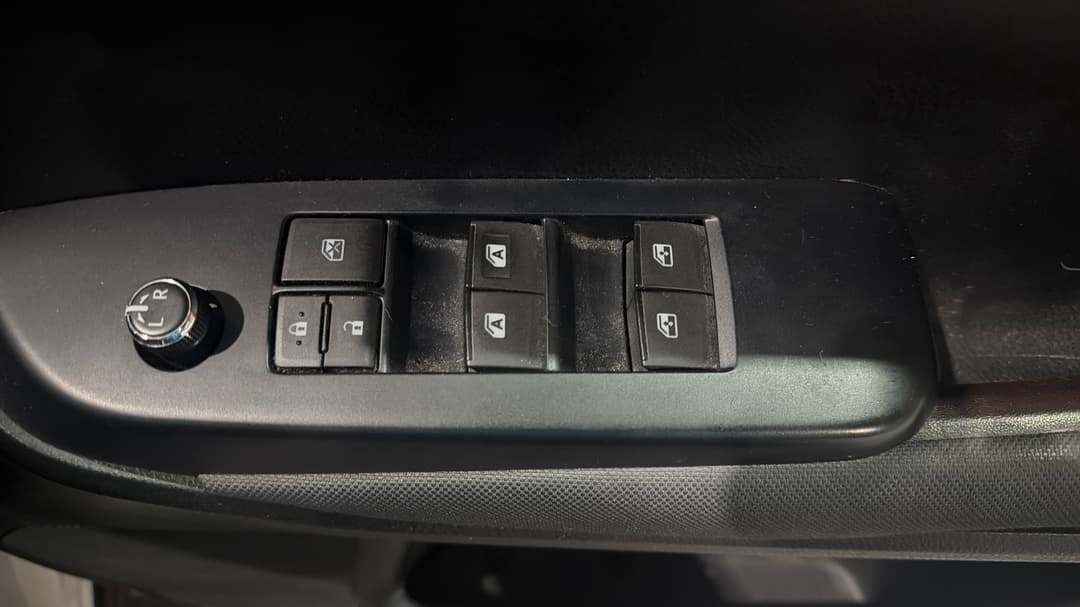 2015 Toyota Kluger Gx (4x2), Automatic, 130938 km, Drivers Side Door Panel Controls