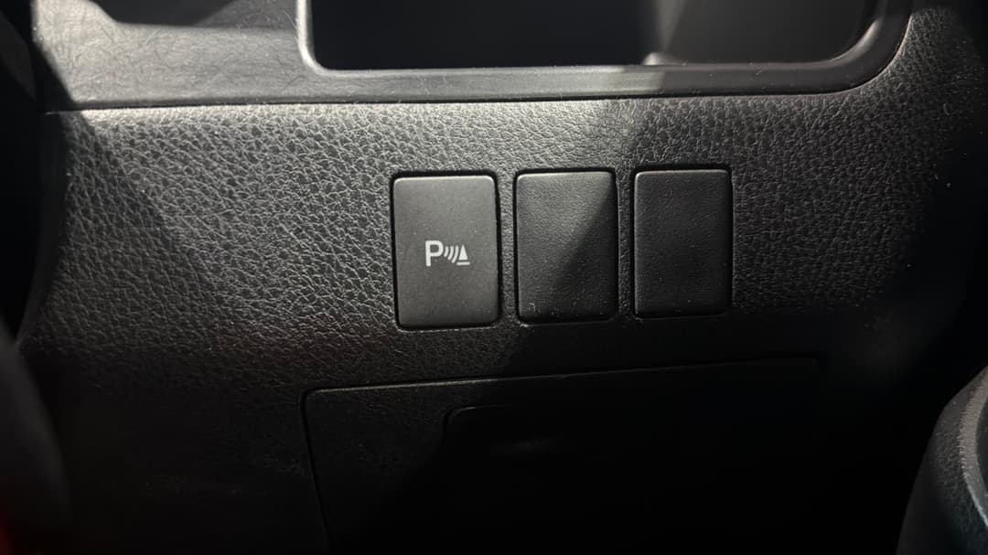 2015 Toyota Kluger Gx (4x2), Automatic, 130938 km, Utility Switches/Buttons