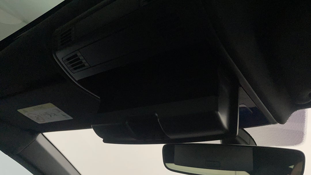 On-Roof Controls/Sunglass holder