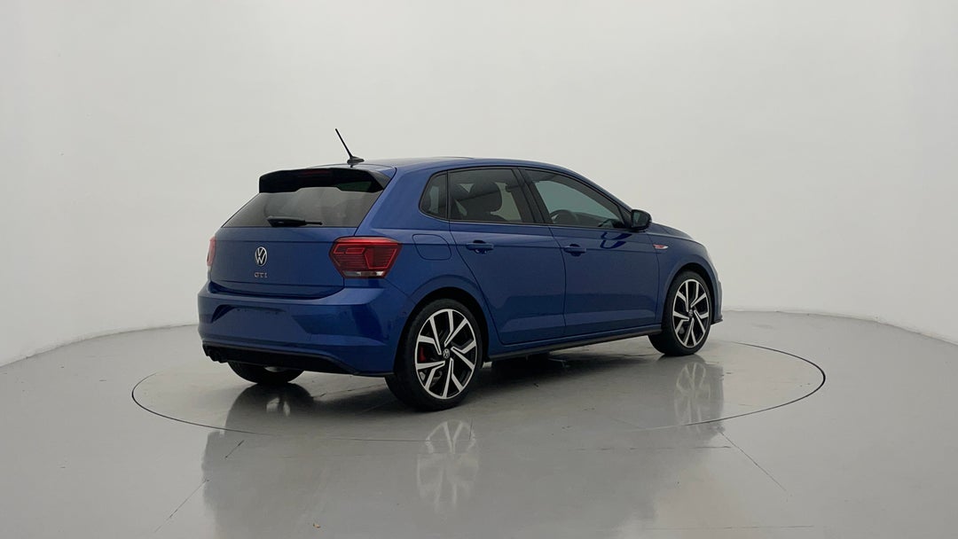 Right Back Diagonal (45- Degree) View