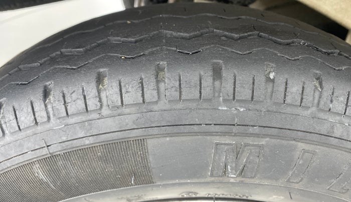 2019 Maruti Eeco 5 STR WITH AC PLUSHTR, Petrol, Manual, 38,591 km, Right Rear Tyre Tread