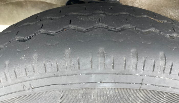 2019 Maruti Eeco 5 STR WITH AC PLUSHTR, Petrol, Manual, 38,591 km, Left Front Tyre Tread