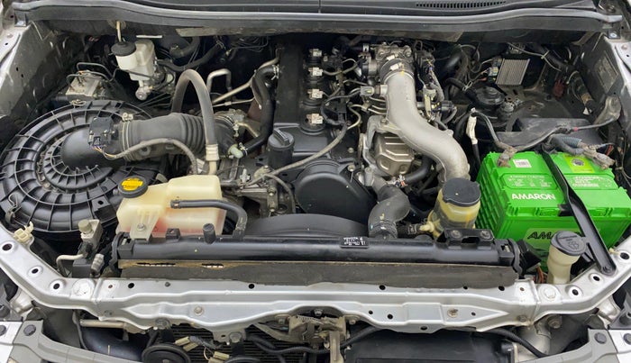 2015 Toyota Innova 2.5 VX 8 STR, Diesel, Manual, 83,333 km, Open Bonet