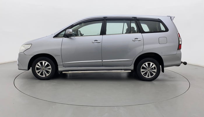 2015 Toyota Innova 2.5 VX 8 STR, Diesel, Manual, 83,333 km, Left Side