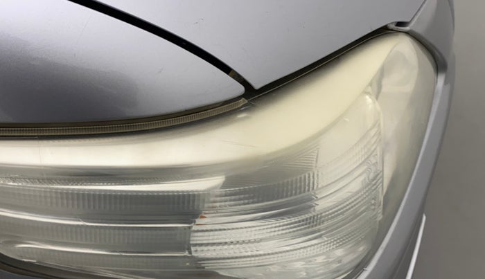 2015 Toyota Innova 2.5 VX 8 STR, Diesel, Manual, 83,333 km, Right headlight - Faded