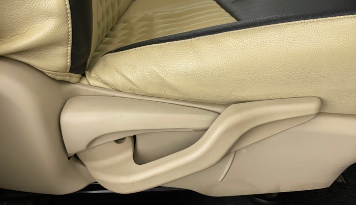 2018 Toyota Etios VX, Petrol, Manual, 16,485 km, Driver Side Adjustment Panel