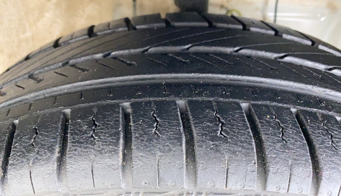2018 Toyota Etios VX, Petrol, Manual, 16,485 km, Right Front Tyre Tread