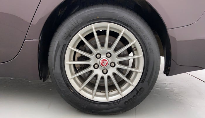 2015 Jaguar XF 2.2 DIESEL, Diesel, Automatic, 48,304 km, Left Rear Wheel