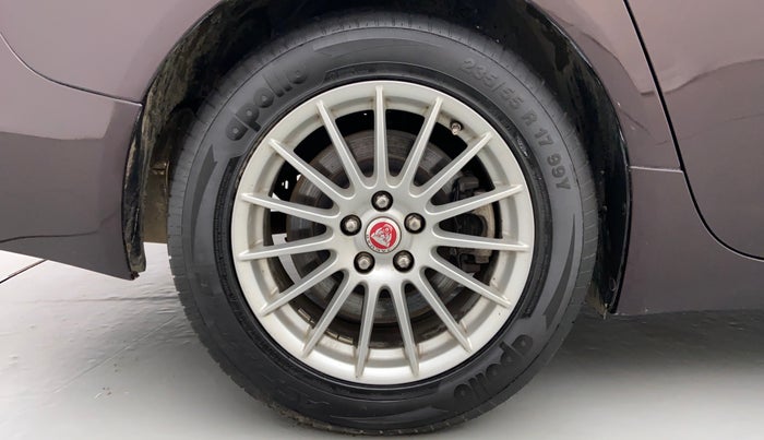 2015 Jaguar XF 2.2 DIESEL, Diesel, Automatic, 48,304 km, Right Rear Wheel