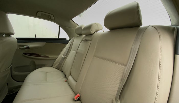 2012 Toyota Corolla Altis G, Petrol, Manual, 78,351 km, Right Side Rear Door Cabin