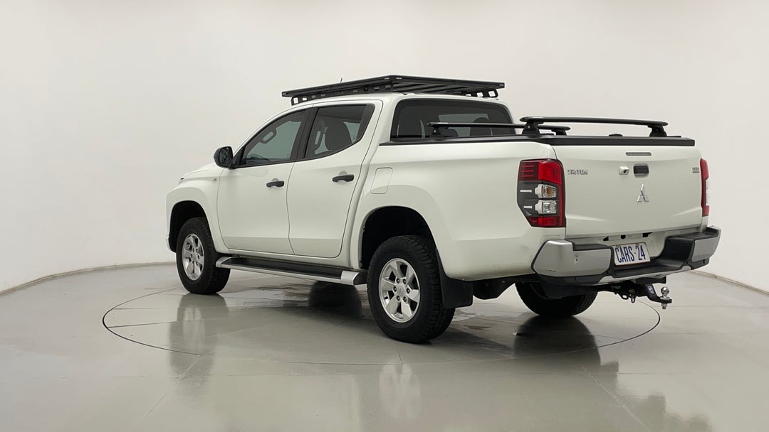 Left Back Diagonal (45- Degree) View