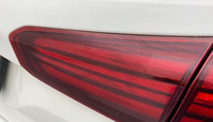 2018 Hyundai Elite i20 ASTA 1.2 DUAL TONE, Petrol, Manual, 27,636 km, Right tail light - Minor damage