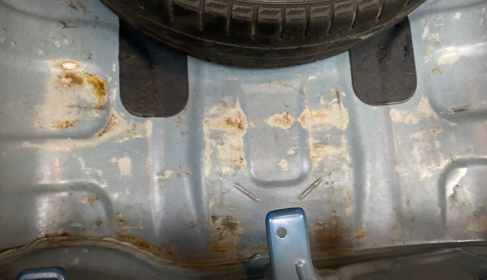 2017 Hyundai Xcent SX 1.2, Petrol, Manual, 57,230 km, Boot floor - Slight discoloration