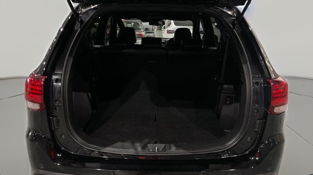 2020 Mitsubishi Outlander Black Edition 7 Seat (2WD), Automatic, 116086 km, Boot Inside View