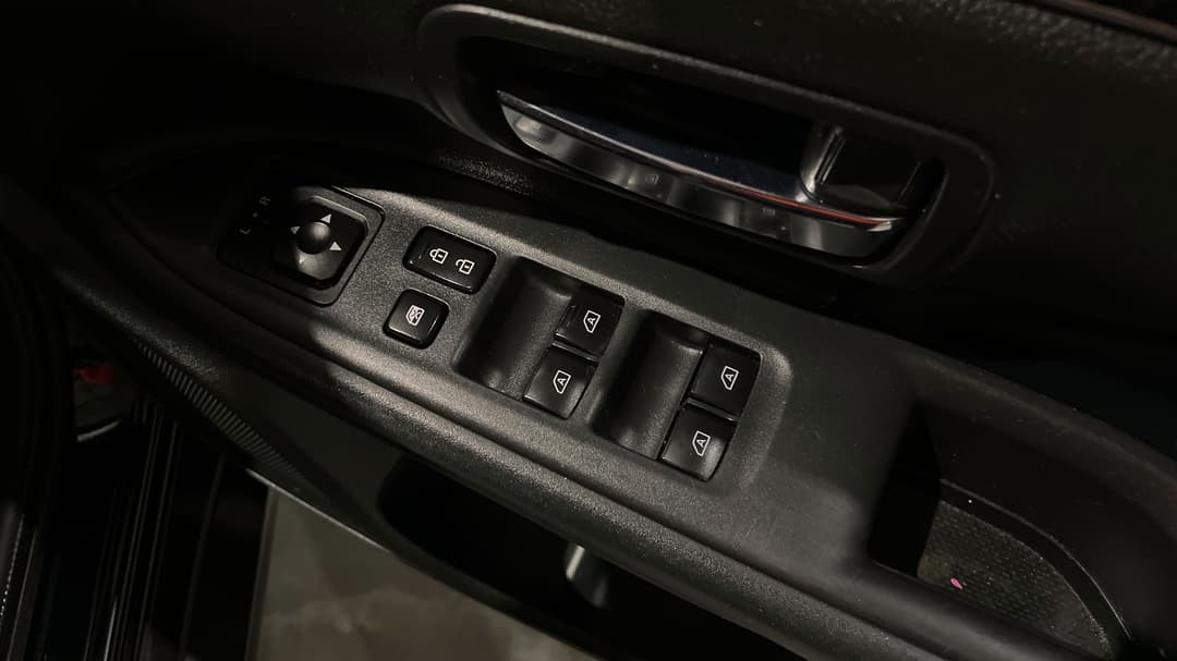 2020 Mitsubishi Outlander Black Edition 7 Seat (2WD), Automatic, 116086 km, Drivers Side Door Panel Controls