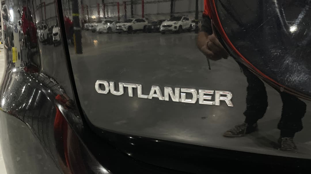 2020 Mitsubishi Outlander Black Edition 7 Seat (2WD), Automatic, 116086 km, Badge (Boot Left Side)