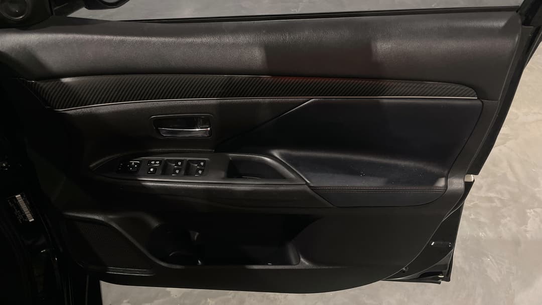 2020 Mitsubishi Outlander Black Edition 7 Seat (2WD), Automatic, 116086 km, Speaker View