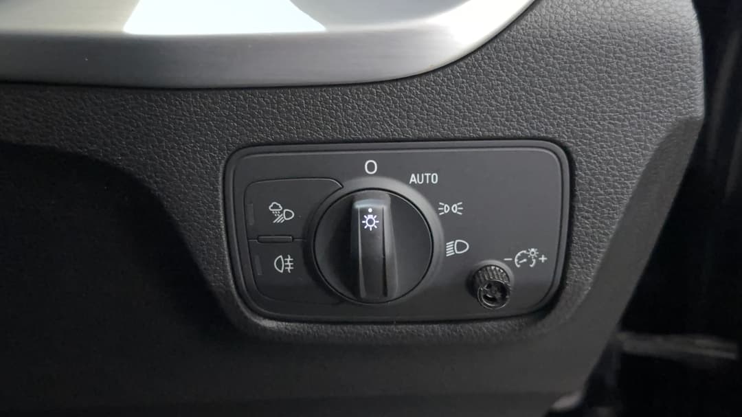 2021 Audi Q2 35 Tfsi Design (1.4 Tfsi), Automatic, 49109 km, Utility Switches/Buttons