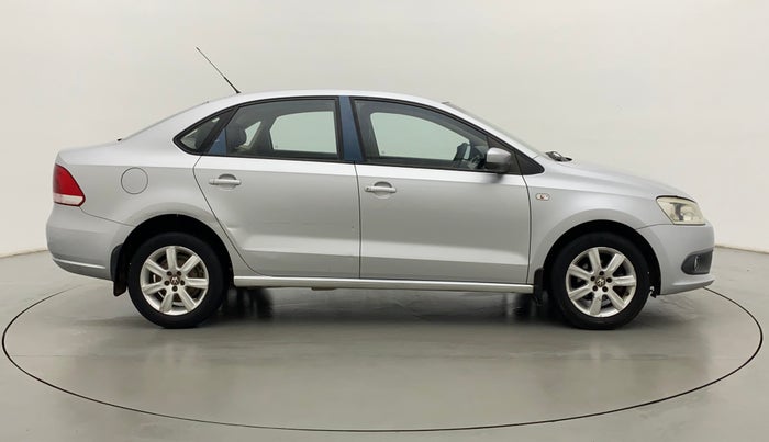 2011 Volkswagen Vento HIGHLINE 1.6 MPI, Petrol, Manual, 55,056 km, Right Side View