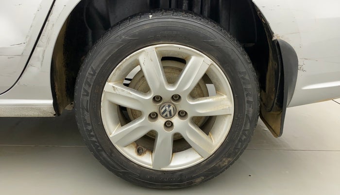 2011 Volkswagen Vento HIGHLINE 1.6 MPI, Petrol, Manual, 55,056 km, Left Rear Wheel
