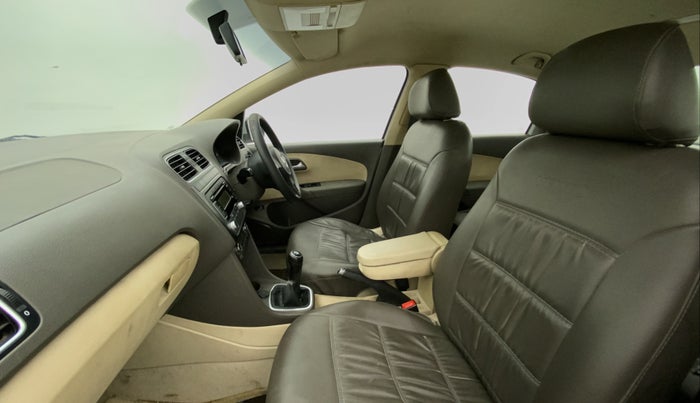 2011 Volkswagen Vento HIGHLINE 1.6 MPI, Petrol, Manual, 55,056 km, Right Side Front Door Cabin