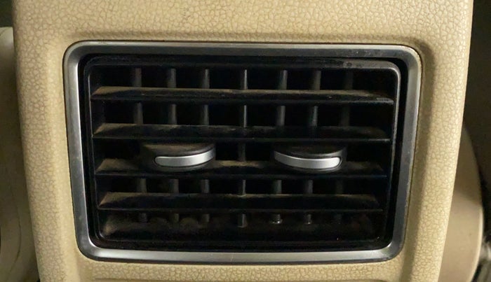 2011 Volkswagen Vento HIGHLINE 1.6 MPI, Petrol, Manual, 55,056 km, Rear AC Vents