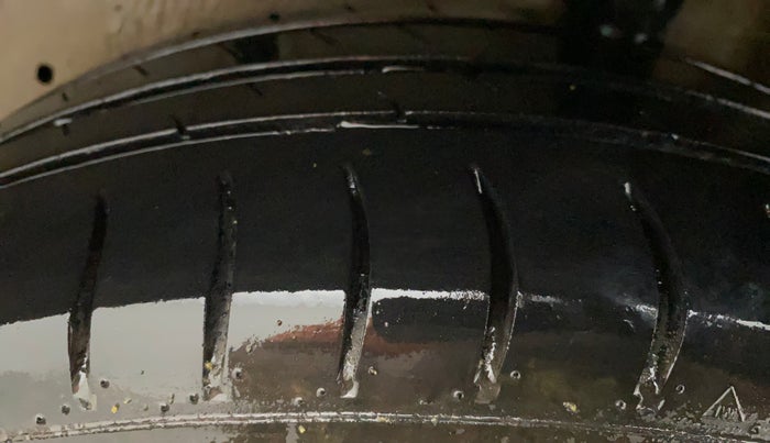 2017 Maruti Celerio VXI (O) CNG, CNG, Manual, 75,633 km, Left Rear Tyre Tread