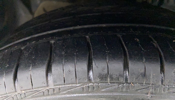 2018 Ford Figo Aspire 1.5 TREND DIESEL, Diesel, Manual, 31,934 km, Left Front Tyre Tread
