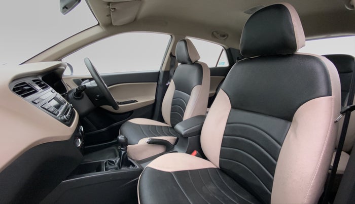 2014 Hyundai Elite i20 MAGNA 1.2, Petrol, Manual, 36,987 km, Right Side Front Door Cabin View