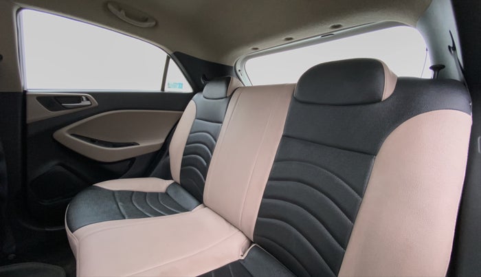 2014 Hyundai Elite i20 MAGNA 1.2, Petrol, Manual, 36,987 km, Right Side Door Cabin View