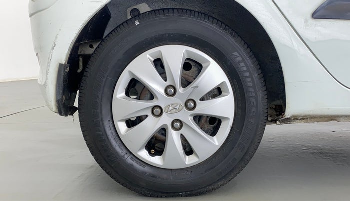 2011 Hyundai i10 MAGNA 1.2 KAPPA2, CNG, Manual, 89,654 km, Right Rear Wheel