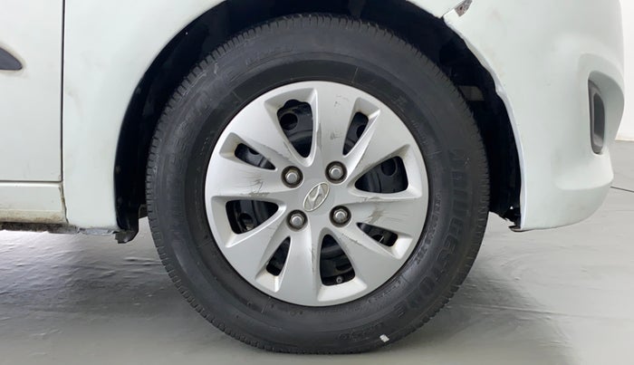 2011 Hyundai i10 MAGNA 1.2 KAPPA2, CNG, Manual, 89,654 km, Right Front Wheel