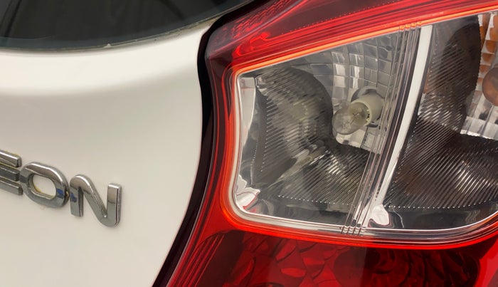 2013 Hyundai Eon ERA +, Petrol, Manual, 33,723 km, Right tail light - Reverse gear light not functional