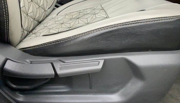 2020 Hyundai AURA S 1.2 CNG, CNG, Manual, 66,908 km, Driver Side Adjustment Panel