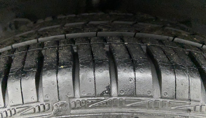 2015 Hyundai Grand i10 MAGNA 1.2 KAPPA VTVT, Petrol, Manual, 12,499 km, Right Rear Tyre Tread
