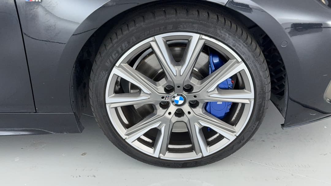 2019 BMW 1 M135i xDrive, Automatic, 65955 km, Right Front Wheel