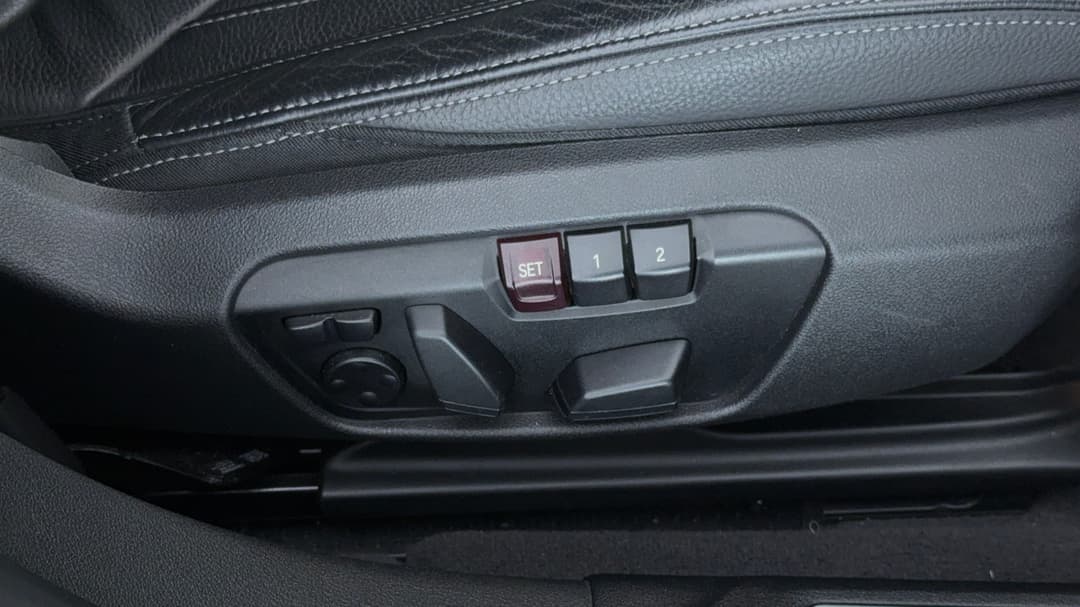 2019 BMW 1 M135i xDrive, Automatic, 65955 km, Drivers Side Adjustment Panel