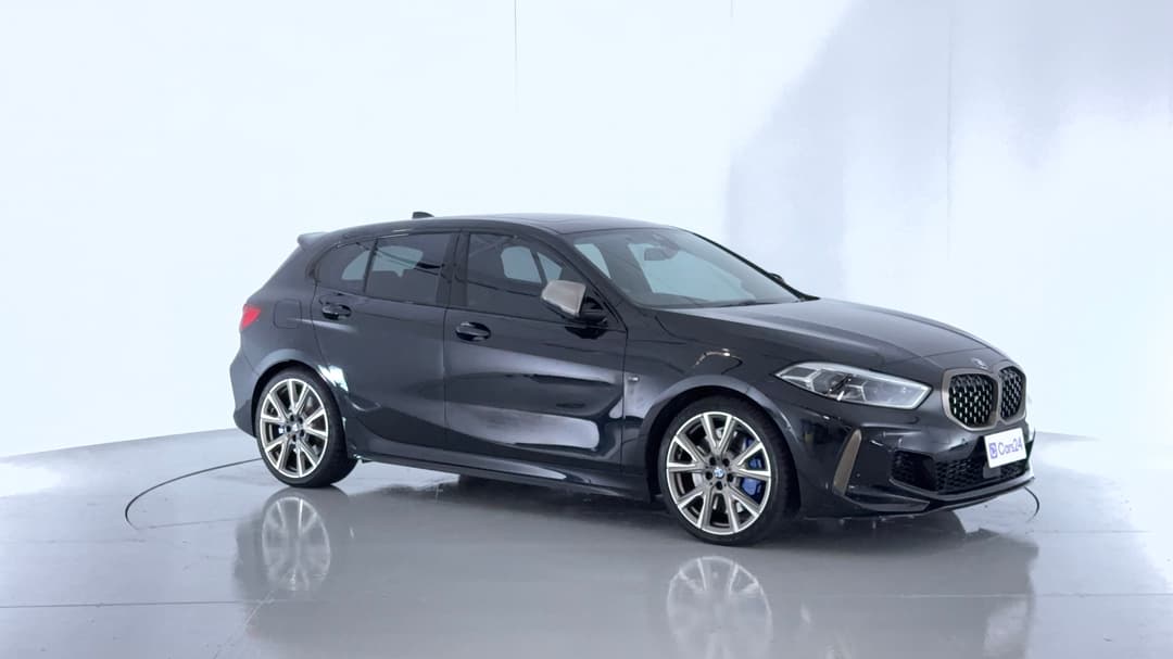 2019 BMW 1 M135i xDrive, Automatic, 65955 km, Right Front Diagonal (45- Degree) View