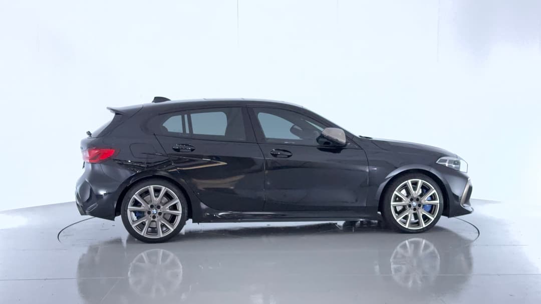 2019 BMW 1 M135i xDrive, Automatic, 65955 km, Right Side View