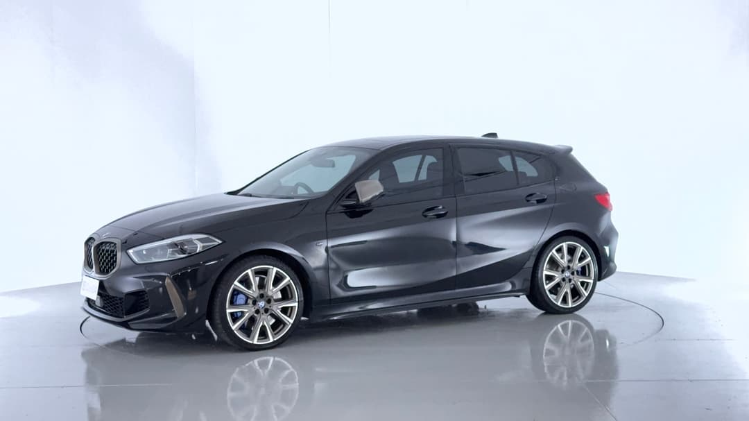 2019 BMW 1 M135i xDrive, Automatic, 65955 km, Left Front Diagonal (45- Degree) View