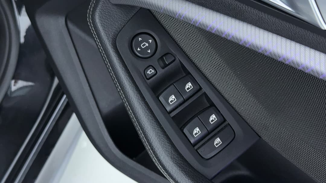 2019 BMW 1 M135i xDrive, Automatic, 65955 km, Drivers Side Door Panel Controls