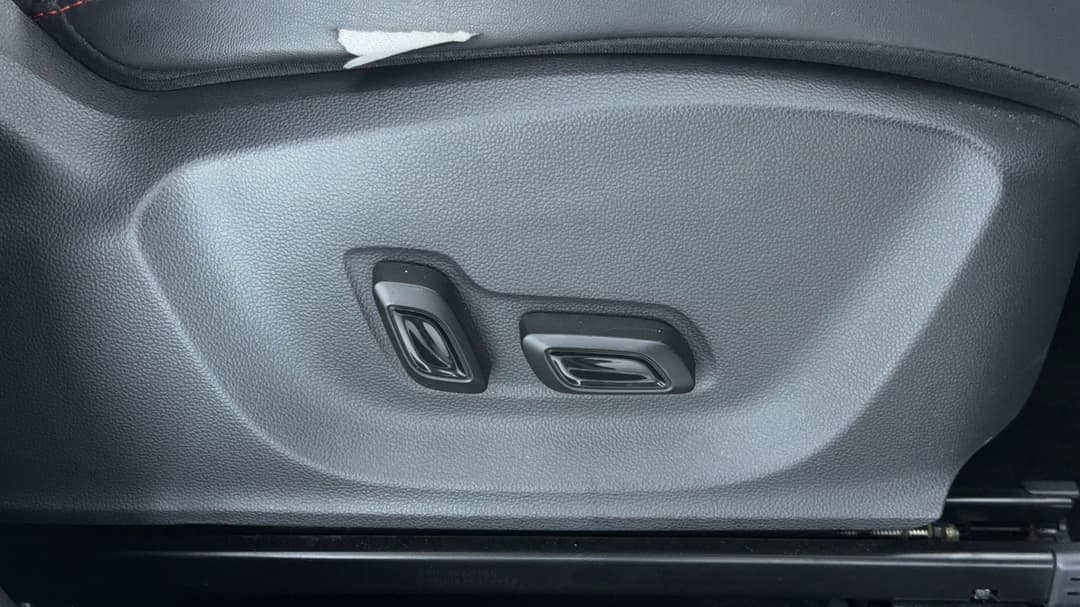 2020 MG Zst Essence, Automatic, 68716 km, Drivers Side Adjustment Panel