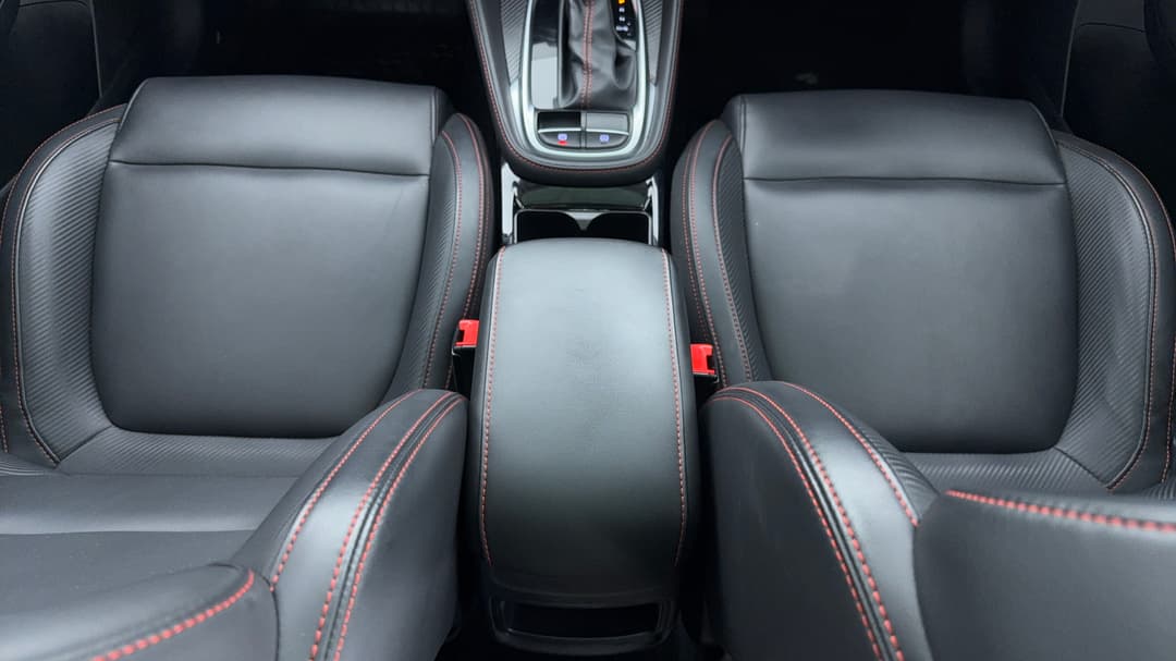 2020 MG Zst Essence, Automatic, 68716 km, Center Console