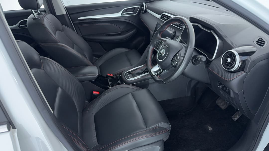 2020 MG Zst Essence, Automatic, 68716 km, Right Side Front Door Cabin View