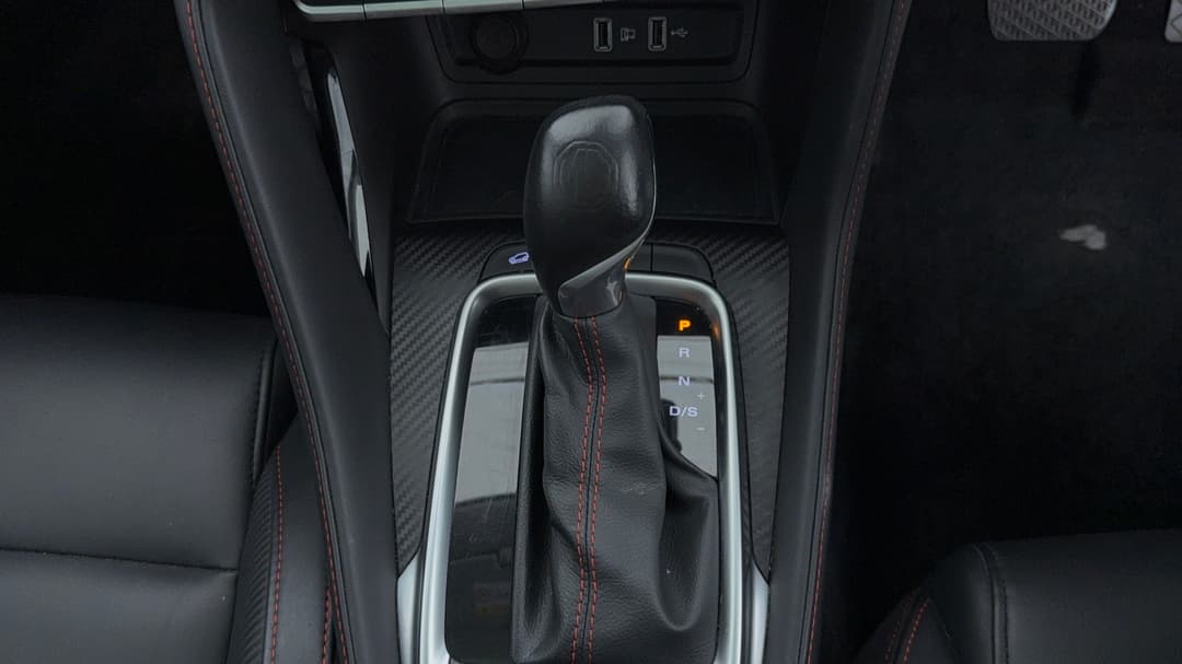 2020 MG Zst Essence, Automatic, 68716 km, Gear Lever 
