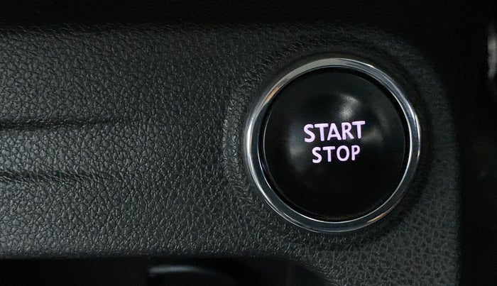 2017 Renault Captur 1.5 PLATINE DIESEL, Diesel, Manual, 52,588 km, Keyless Start/ Stop Button